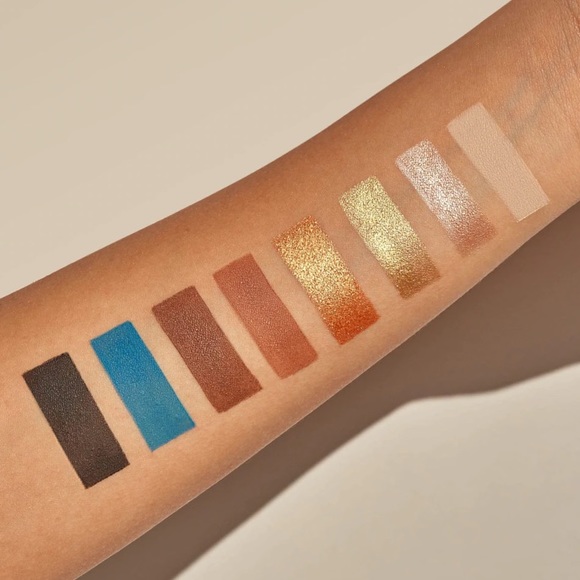 Chela Divine Purpose Eyeshadow Palette Limited Edition with travel Ipsy bag - Picture 2 of 14